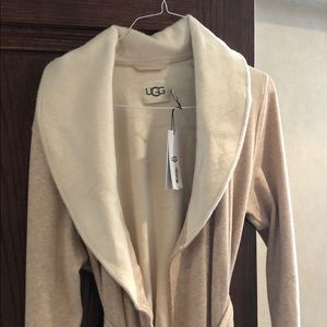 BRAND NEW NEVER USED UGG WOMENS ROBE